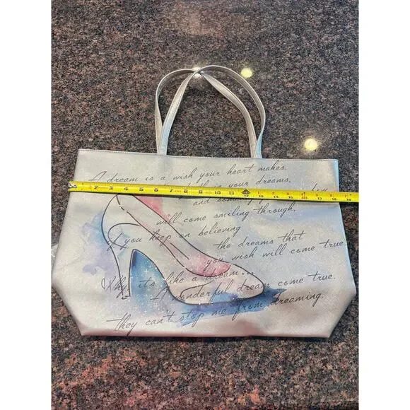 Disney Cinderella Silver Tote A Dream is a Wish Excellent Condition - Picture 4 of 9